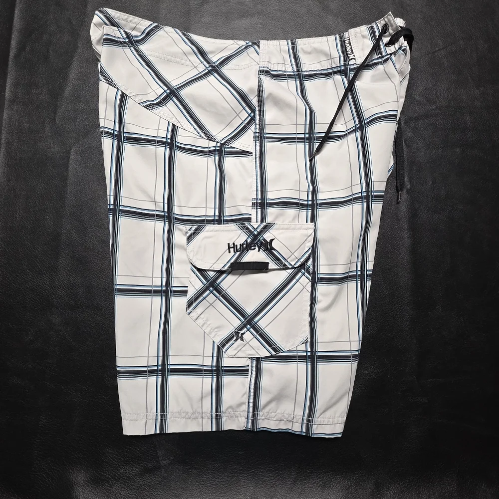 Hurley Men’s White Plaid Board Shorts - Summer 2009